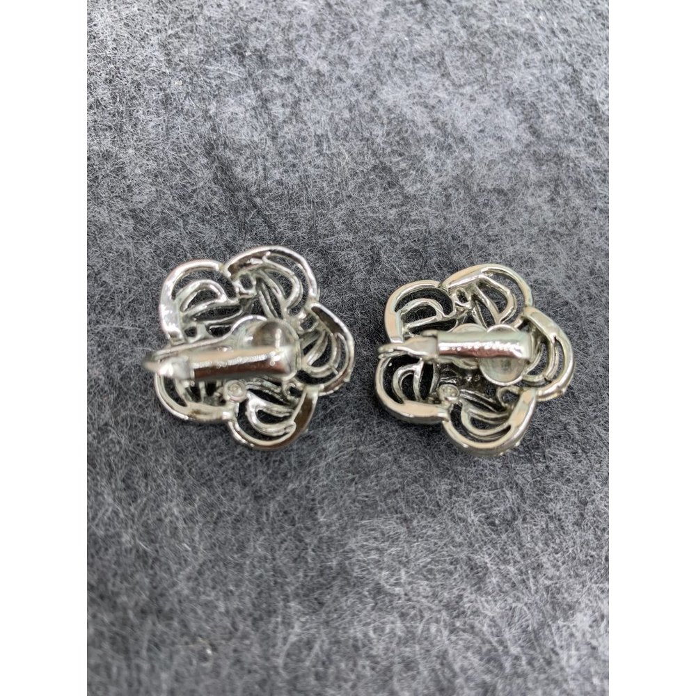 Coro Silver Tone Clip On Earrings - Picture 2 of 4